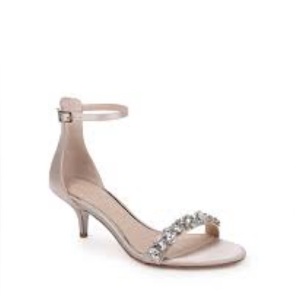 BADGLEY MISCHKA DASH KITTEN HEEL SANDALS SIZE 7 EUC